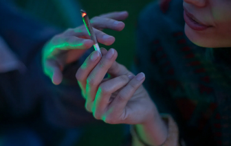 WHO chính thức đưa chứng nôn do cần sa và sổ tay bệnh quốc tế