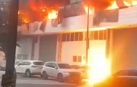 Cháy lớn tại nhà máy bia Hà Nội