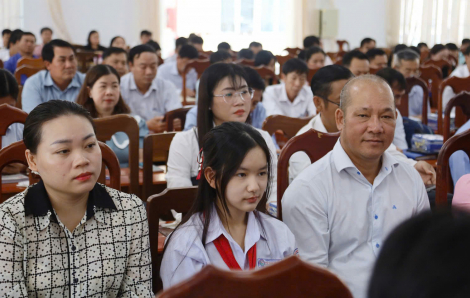 Học sinh ở An Giang muốn gia đình và nhà trường lắng nghe