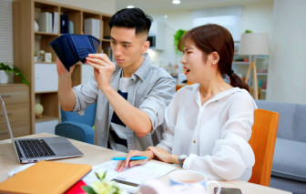 Mời bạn tham gia diễn đàn: "Kiểm soát tiền vợ, tiền chồng- Lợi hay hại?"