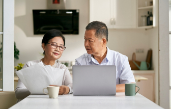 Không thể nhân danh yêu thương để kiểm soát thu nhập của bạn đời