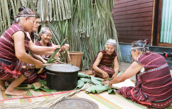 Phụ nữ Châu Ro nỗ lực gìn giữ văn hóa truyền thống