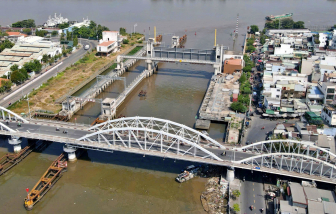 Cấm xe tải trên 1,5 tấn và xe khách trên 16 chỗ qua cầu Tân Thuận 1