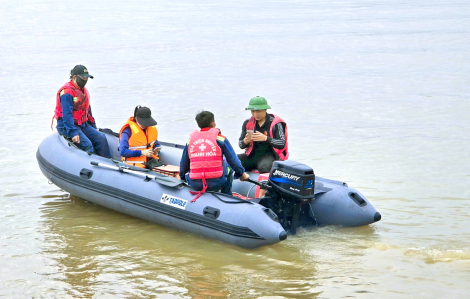 Những “hiệp sĩ sông nước” cứu người ở lằn ranh sinh tử