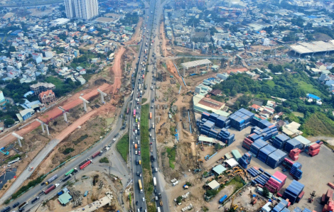 Nút giao “khủng” nhất Vành đai 3 TPHCM đang tăng tốc về đích