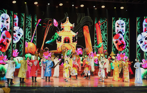 Tiếp tục xây dựng và phát triển văn học, nghệ thuật trong thời kỳ mới