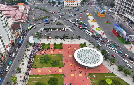 Chủ tịch UBND TPHCM chỉ đạo tăng tốc giải ngân vốn đầu tư công các dự án trọng điểm