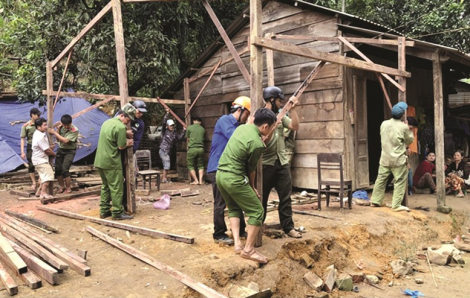 Thủ tướng yêu cầu cập nhật hàng ngày tiến độ xây dựng, sửa chữa nhà cho Nhân dân sau bão, lũ