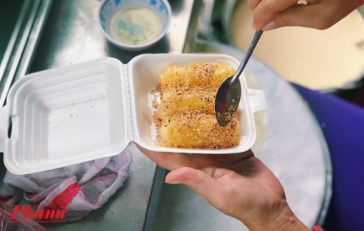 Hàng bánh cuốn ngọt hiếm hoi gây tò mò cho thực khách ở Sài Gòn