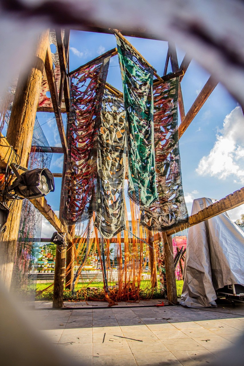 Tác phẩm trong triểm lãm Xống Chụ Xon Xao tháng 10.2025 tại Quảng trường Sơn La