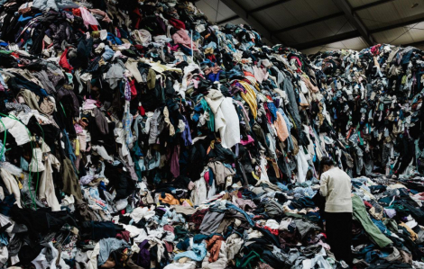 Hàn Quốc đau đầu với rác thải thời trang