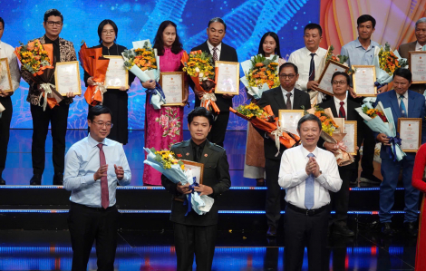 Trao 115 giải thưởng văn học - nghệ thuật và báo chí về học tập Bác