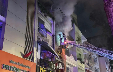 TPHCM: Cháy quán ăn trên đường Trần Hưng Đạo, 4 người tử vong