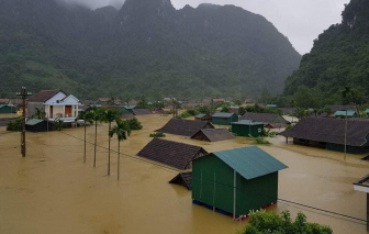 Thủ tướng yêu cầu hoàn thành xây mới hơn 1.600 căn nhà chống lũ trước ngày 31/1/2026