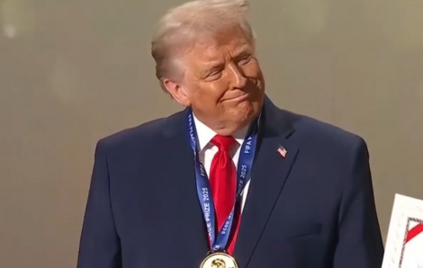 Tổng thống Donald Trump nhận giải thưởng hoà bình từ FIFA