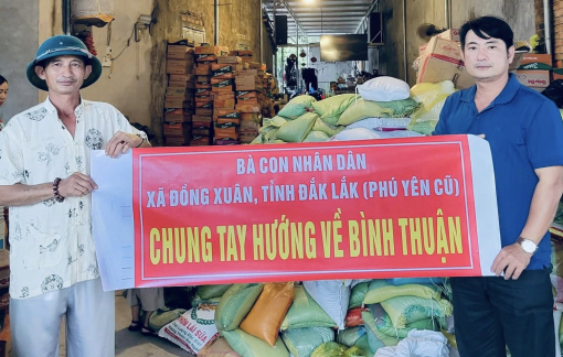 Hàng chục tấn hàng hóa cứu trợ từ Đắk Lắk đến vùng lũ Bình Thuận
