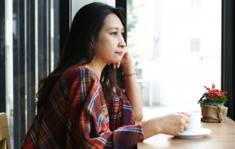 Ai rời bến đợi?