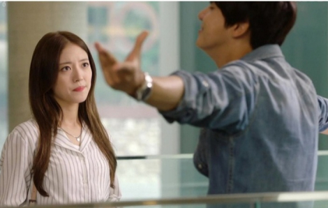 Sáng ra ngồi đợi vợ phát tiền, khổ lắm!