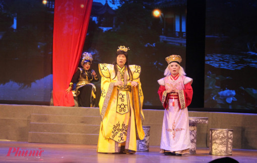 Nghệ sĩ Nhân dân Minh Vương cùng các nghệ sĩ hướng về Miền Trung yêu thương