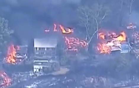 Hơn 50 đám cháy rừng ở Úc, thiêu trụi hàng loạt ngôi nhà