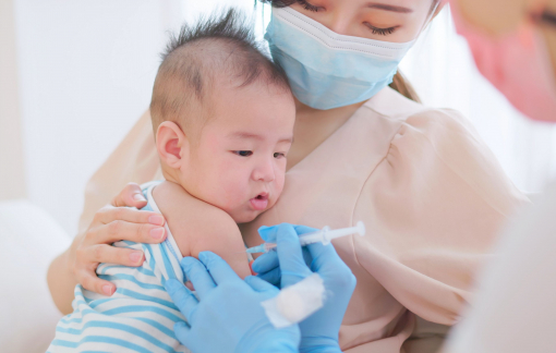 Tiêm chủng mở rộng và dịch vụ: Cha mẹ nên lựa chọn thế nào?