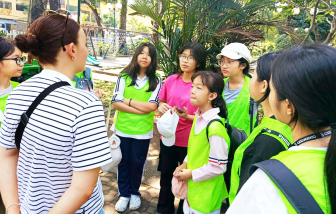 Học sinh lớp Tám lập câu lạc bộ nói tiếng Anh