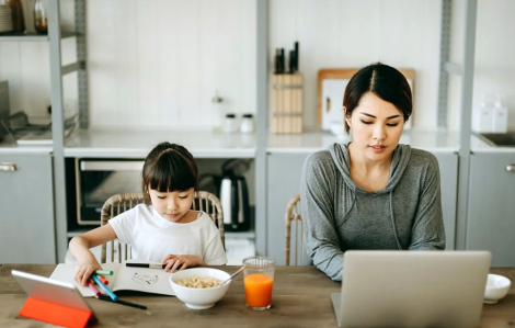 Công việc linh hoạt: Cơ hội hay gánh nặng cho phụ nữ?