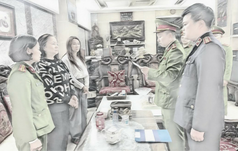 Vợ chồng chủ tiệm vàng lớn nhất Thanh Hóa bị bắt vì trốn thuế