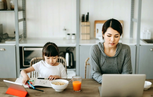 Công việc linh hoạt: Cơ hội hay gánh nặng cho phụ nữ?