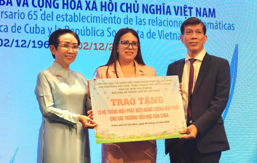 Thắp sáng trường học Cuba: Nghĩa tình từ chương trình "Mặt trời không biên giới"