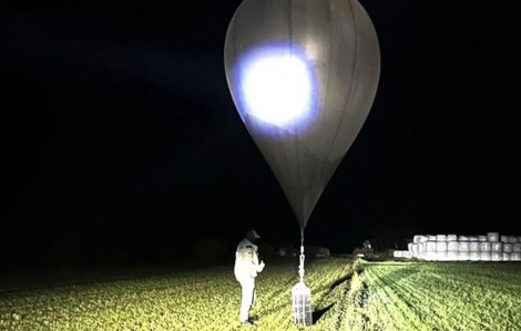 Khinh khí cầu chở thuốc lá lậu