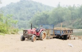 Cảnh báo tình trạng khai thác cát trái phép dọc Sông Ba sau lũ