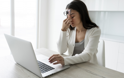 Đau đầu vì người thứ 3 siết tài chính vợ chồng