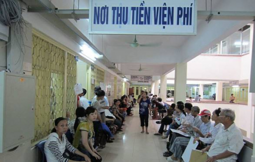 Miễn viện phí theo lộ trình, tăng tiền lương, phụ cấp cho nhân viên y tế