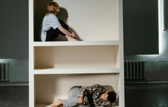 Chồng sống như lục bình trôi vì tin vào số mệnh