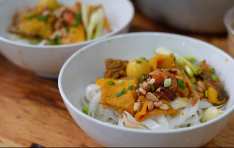 Mì Quảng cô Liễu: 37 năm giữ trọn hương vị phố Hội giữa lòng TPHCM