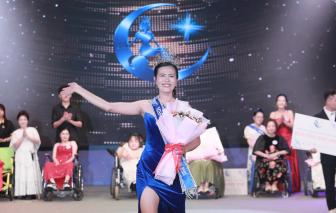 Cô giáo ở Đồng Tháp đăng quang cuộc thi hoa hậu dành cho người khuyết tật