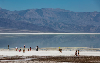 Hồ nước cổ đại tái xuất hiện giữa sa mạc nóng nhất Bắc Mỹ