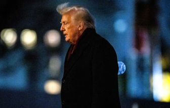 Tổng thống Mỹ Donald Trump bị kiện vì dự án phòng khiêu vũ 300 triệu USD ở Nhà Trắng