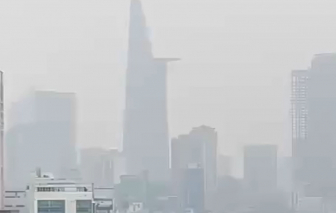 Vì sao bầu trời TPHCM mù mịt?