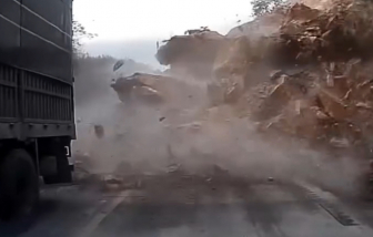 Sạt lở vùi lấp 3 người