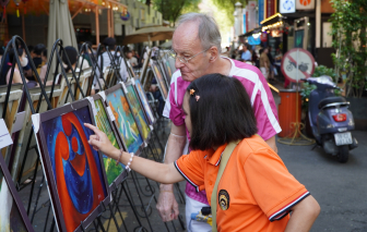 'Âm thanh sắc màu': thanh âm đặc biệt của các họa sĩ khuyết tật