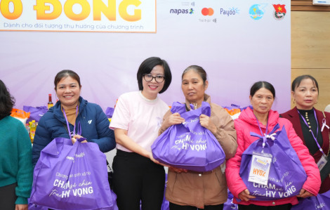 Trao hơn 2.000 suất tầm soát ung thư cho phụ nữ tại Hà Nội, TPHCM...