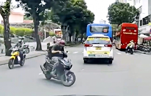 Những cái gật đầu làm ấm lòng người