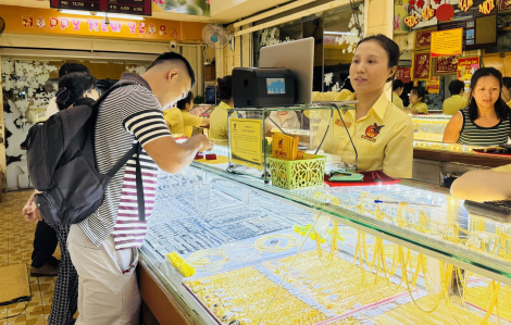 Giá vàng miếng lên sát 157 triệu đồng/lượng