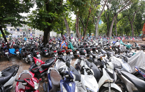 Đề xuất dùng sân khấu Sen Hồng cũ làm bãi giữ xe cho khách đi metro số 1