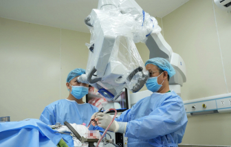 Cứu bệnh nhân có khối u não to bằng quả trứng