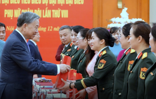 Bản tin tổng hợp 17/12: Tổng Bí thư đánh giá cao nghiên cứu vũ khí của phụ nữ Quân đội