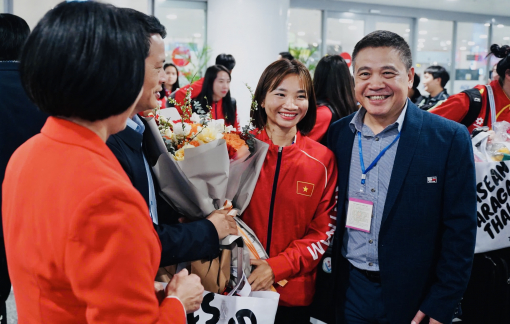 Các chàng trai, cô gái 'vàng' Việt Nam trở về nước sau khi hoàn thành nhiệm vụ SEA games 33