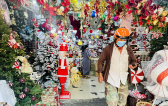 Đồ trang trí Giáng Sinh đẹp nhưng ít người mua